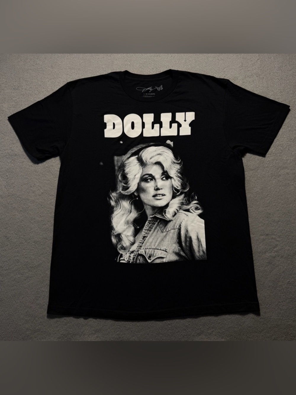 Dolly Parton Graphic T-Shirt Young Portrait Black NWT Men’s Large Official